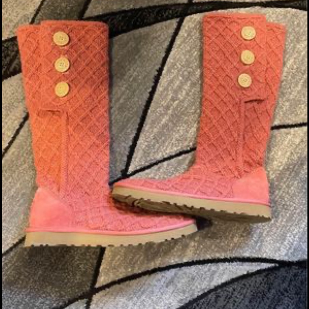 UGG classic cardy button